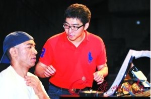 赵胤胤奥巴马弟弟“双钢琴”携手为慈善